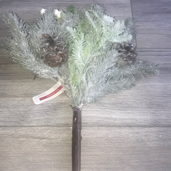 Ashland Christmas Artificial Frosted Bush - Picture 9 of 9